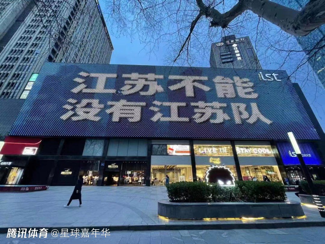 镜报分析滕哈赫可能的接替者：纳帅、波特、卡里克、德泽尔比在列镜报表示，赛季前21场比赛输掉其中10场，滕哈赫对于球队的管理受到质疑，而越来越多来自老特拉福德的声音表明，球员们受够了他们的主教练。